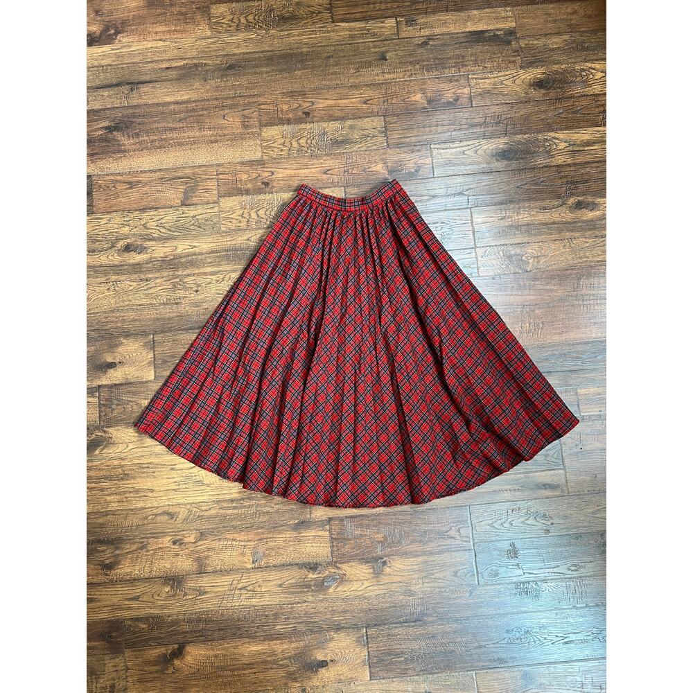 Vintage Clothing Below The Knee Circle Skirt Red Plaid X-Small Doro Tennis